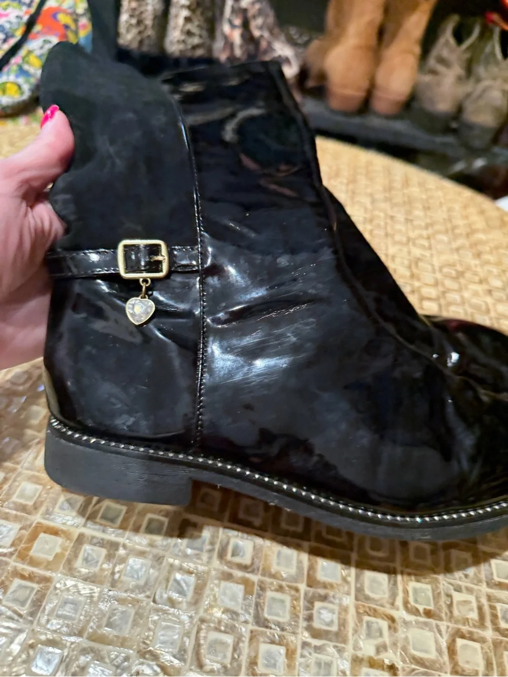 Place Black Patent Kids' Ankle Boots with Heart Charm